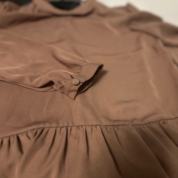 High low top in full sleeves with ruffle hem - rose taupe colour in size S - Picture 5 of 5